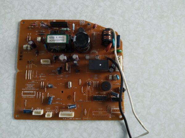 Placa electrónica Aire Acondicionado RKV505A001