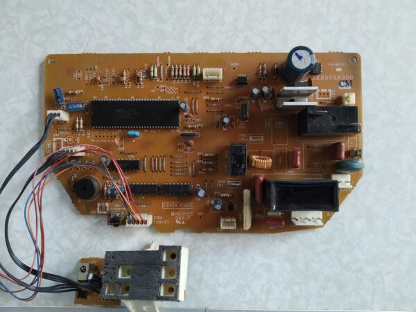 Placa electrónica Aire Acondicionado RKR505A300