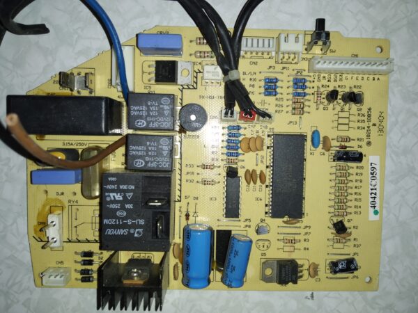 Placa electrónica Aire Acondicionado B130404