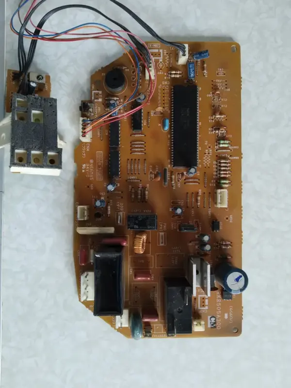 Placa Electrónica de Aire Acondicionado Placas por código RKR505A300