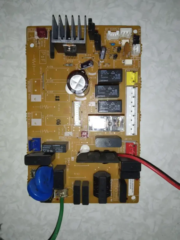 Placa Electrónica de Aire Acondicionado FUJITSU K04CW-0405HSE-P0