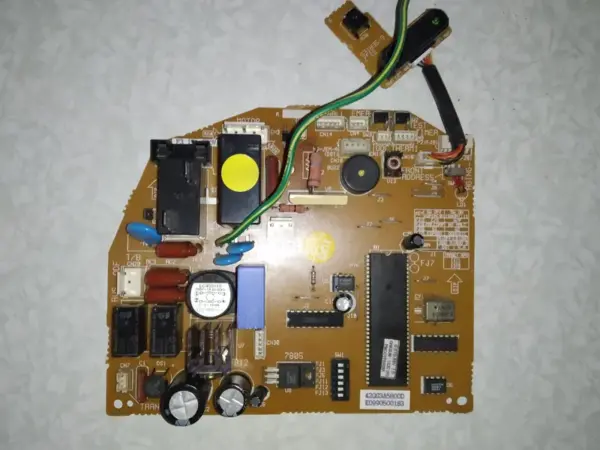 Placa Electrónica de Aire Acondicionado CARRIER 42HQG007