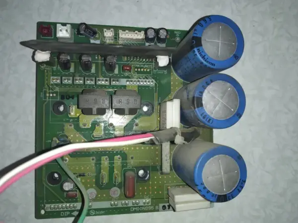 Placa Electrónica de Aire Acondicionado MITSUBISHI DM00N095