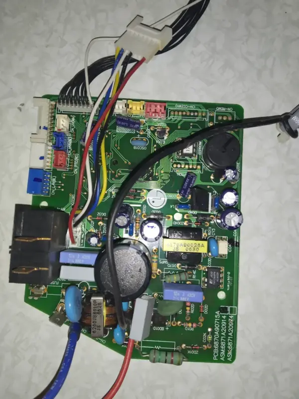 Placa Electrónica de Aire Acondicionado LG 6870A90715A