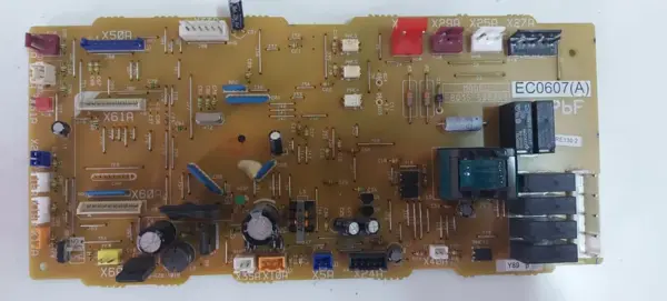 Placa Electrónica de Aire Acondicionado DAIKIN FBQ35-60B7V1 / EC0607(A)