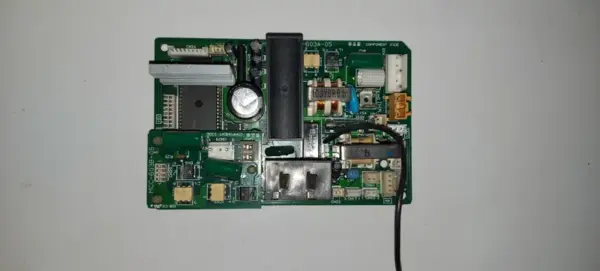 Placa Electrónica de Aire Acondicionado TOSHIBA MCC-603A-05