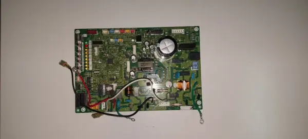 Placa Electrónica de Aire Acondicionado FUJITSU K07AK-1101HUE-C1 / A0YGA5LATT
