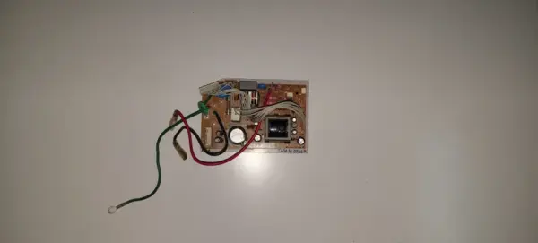 Placa Electrónica de Aire Acondicionado PANASONIC A744567 / CS-E15GKEW
