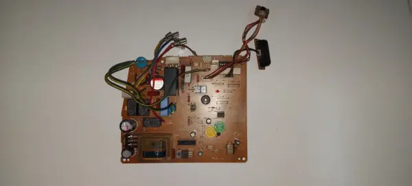 Placa Electrónica de Aire Acondicionado Placas por código 42QP8A55010 / 42QP8A58500C
