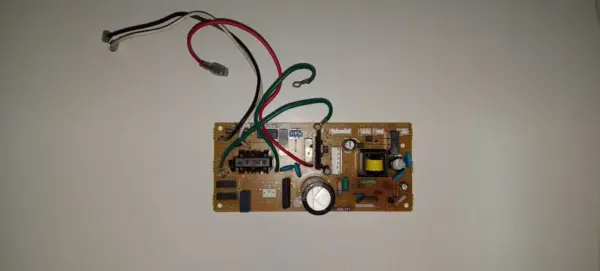 Placa Electrónica de Aire Acondicionado FUJITSU K06AL-1106HSE-P0 / ARYG45LMLA