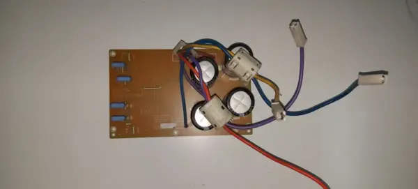 Placa Electrónica de Aire Acondicionado FUJITSU K07AP-0700HUE-P0 / A0YGA5LATT