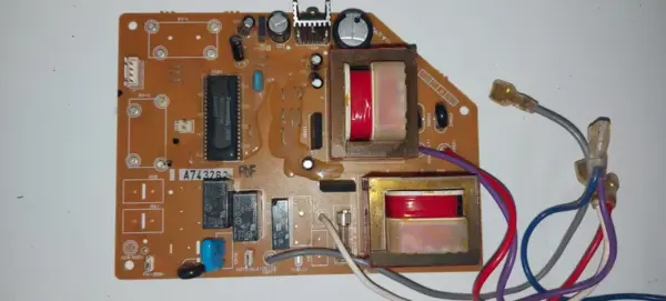 Placa Electrónica de Aire Acondicionado PANASONIC A743262 / CU-PW18CKE