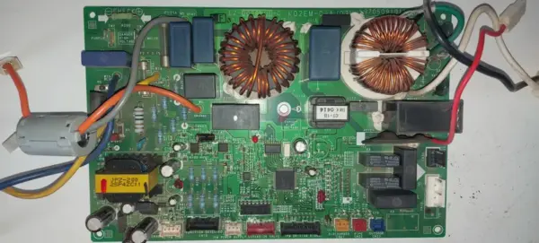 Placa Electrónica de Aire Acondicionado FUJITSU A0H12LSAC K02EM-C-A(03) / EZ-002GHUE-C