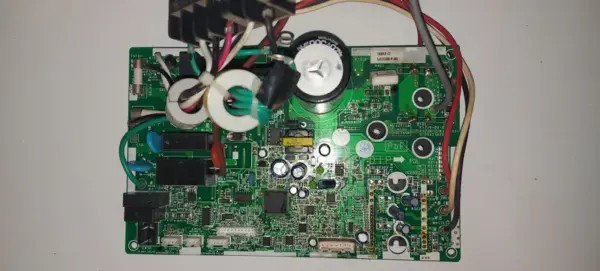 Placa Electrónica de Aire Acondicionado FUJITSU A0YG12LLCC / 9709423028