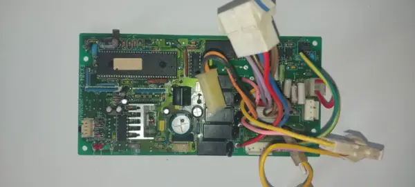Placa Electrónica de Aire Acondicionado DAIKIN RY35FU1C/EX304-2/2PB26545-1