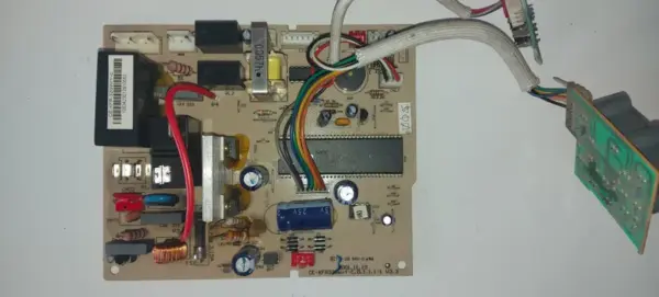 Placa Electrónica de Aire Acondicionado ORBEGOZO FKR-120 / KFR326W
