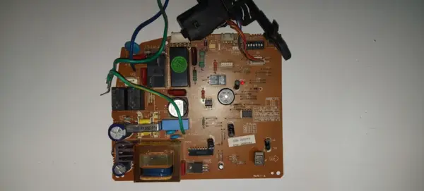 Placa Electrónica de Aire Acondicionado CARRIER 42QP5A5501A / 42PHQ009K