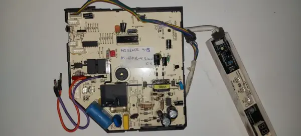 Placa Electrónica de Aire Acondicionado HISENSE AS-12HR-4SUNVG1 / PCB05-356-V04