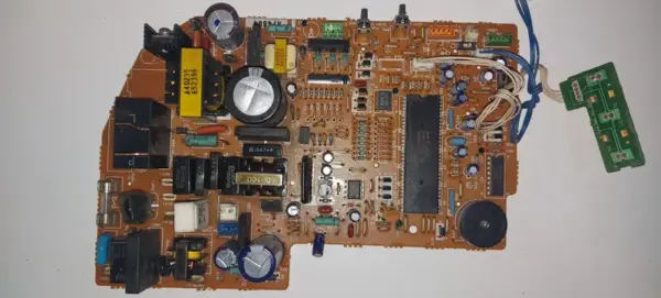 Placa Electrónica de Aire Acondicionado PANASONIC A74804 / CS-A12KE