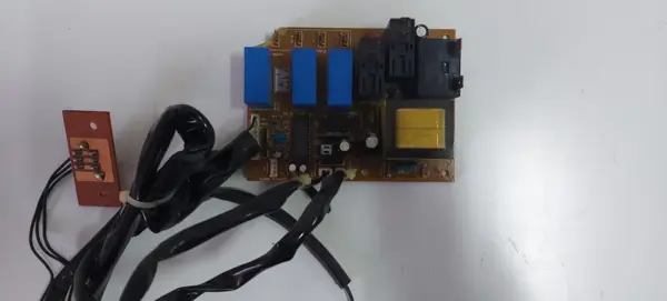 Placa Electrónica de Aire Acondicionado TOSHIBA ASB105KUP-E / EX-93IN002