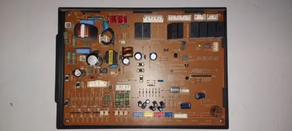 Placa Electrónica de Aire Acondicionado GREE PORTATIL DPT9000CAGR / 6871A20583