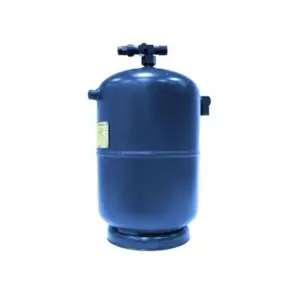 RECIPIENTE DE LIQUIDO VERTICAL. DIMENSIONES MM: ø 150/ ALTO 340. CONEX: ENTRADA:1/2" SALIDA:1/2"ROTALOCK. CAP DM³:5.