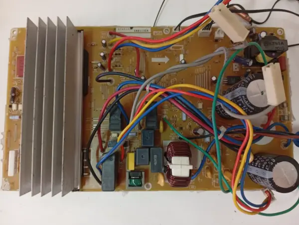 Placa Electrónica de Aire Acondicionado PANASONIC A745159/A712757