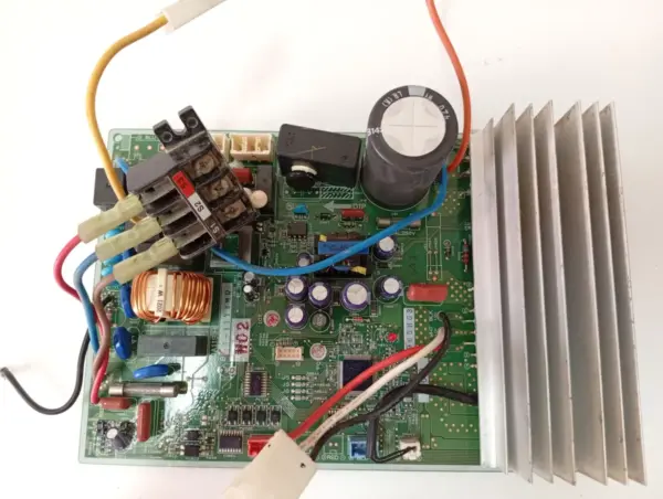 Placa Electrónica de Aire Acondicionado MITSUBISHI ELECTRIC B33-11Y4MR/SM00A119