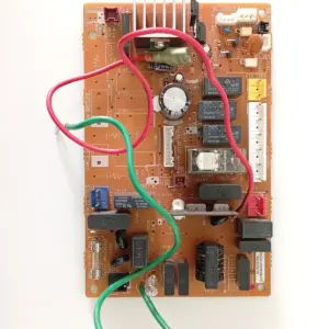 Placa Electrónica de Aire Acondicionado FUJITSU GENERAL GENERAL K04CW-0405HSE-P0 WC070301R