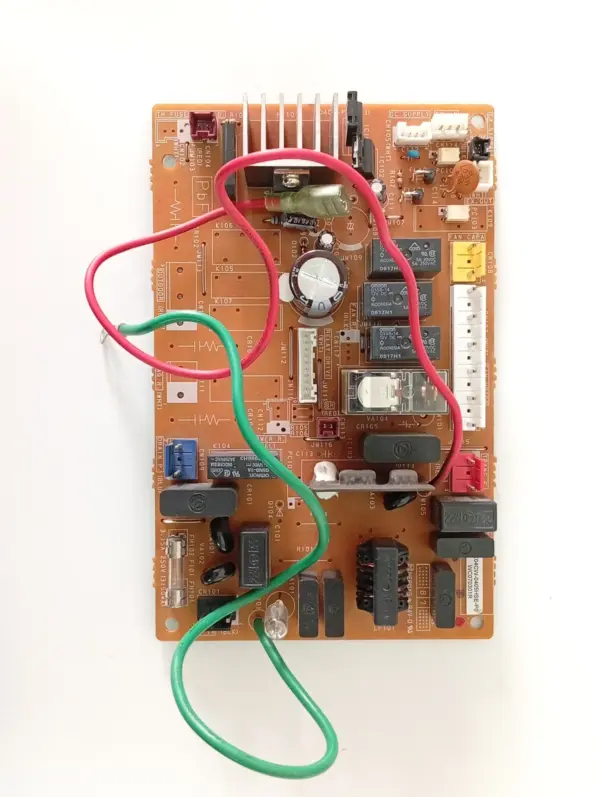 Placa Electrónica de Aire Acondicionado FUJITSU GENERAL GENERAL K04CW-0405HSE-P0 WC070301R