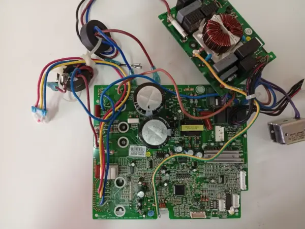 Placa Electrónica de Aire Acondicionado Placas por código GRJW828-A9