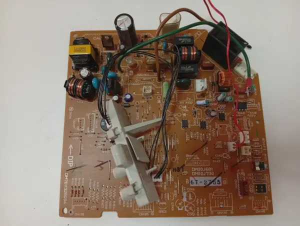 Placa Electrónica de Aire Acondicionado MITSUBISHI ELECTRIC ELECTRIC DM76Y326G04