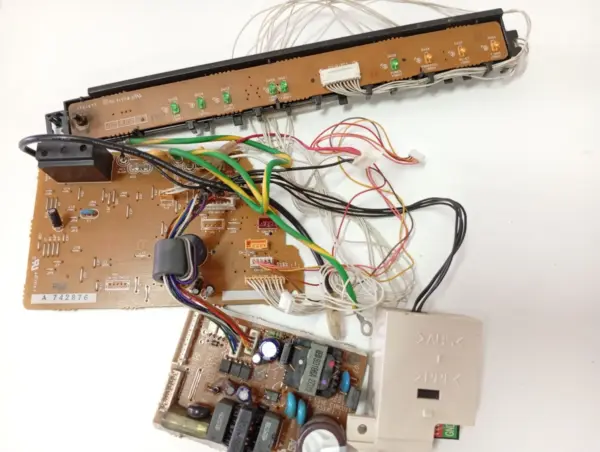 Placa Electrónica de Aire Acondicionado FIRSTLINE FAC12407CH-1/A742876/ETXMJ337E1C