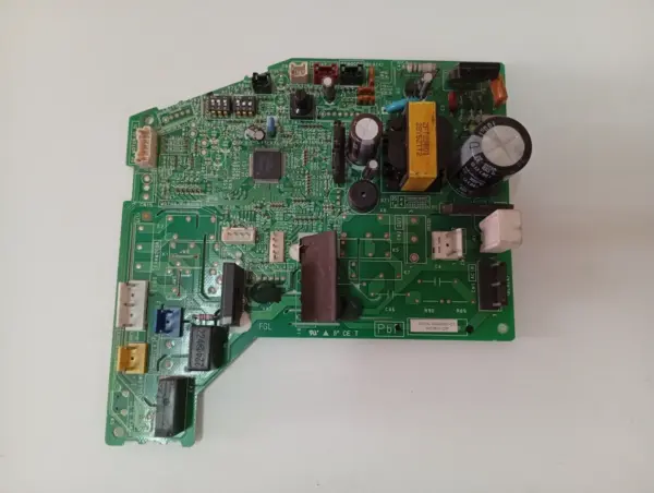 Placa Electrónica de Aire Acondicionado FUJITSU GENERAL K01AL-0502HSE-C1/WC060112R