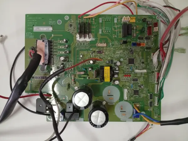 Placa Electrónica de Aire Acondicionado FUJITSU GENERAL K18RD-C-A(01-02)/9711176004