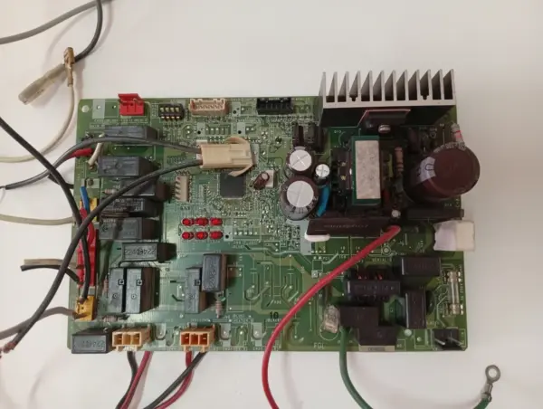 Placa Electrónica de Aire Acondicionado FUJITSU GENERAL EZ-002FHUE-C/G030305