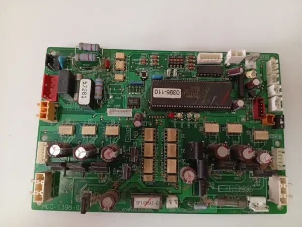Placa Electrónica de Aire Acondicionado TOSHIBA MCC-1398-04