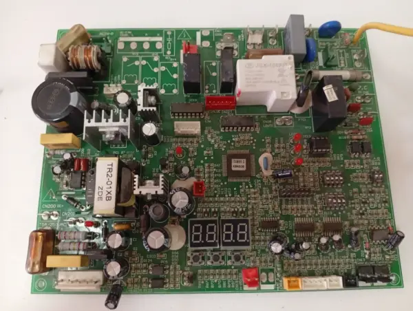 Placa Electrónica de Aire Acondicionado HISENSE TR2-01XB ZDE/029172B0
