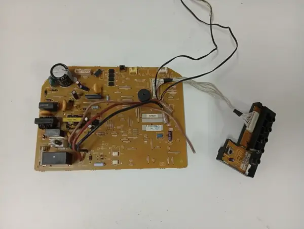 Placa Electrónica de Aire Acondicionado MITSUBISHI ELECTRIC A745211/A712795