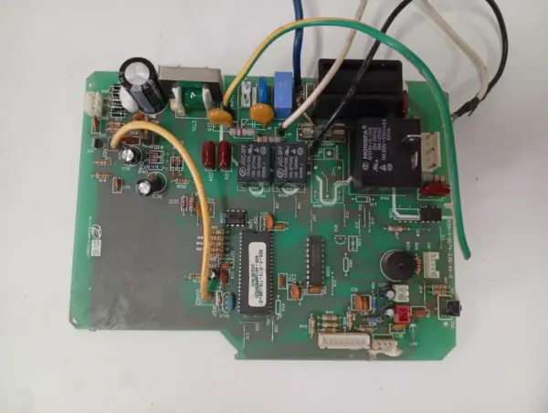 Placa Electrónica de Aire Acondicionado FIRSTLINE FAC18410CH-1/RZA-4-5174-235-XX-0