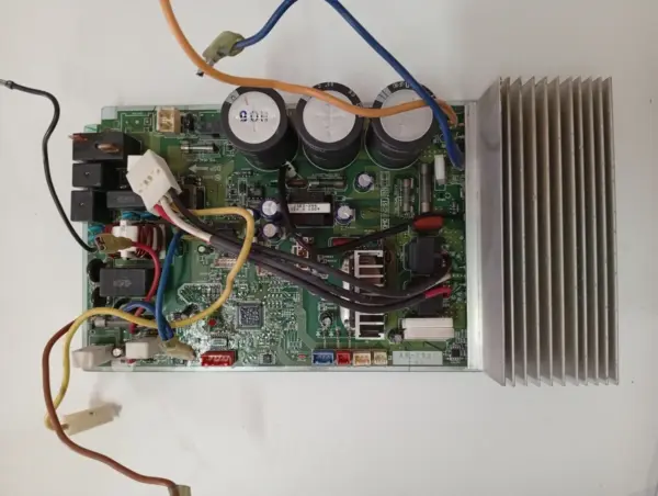 Placa Electrónica de Aire Acondicionado MITSUBISHI ELECTRIC DM00N251B/A8-1930