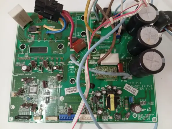 Placa Electrónica de Aire Acondicionado FUJITSU GENERAL DB41-00810A