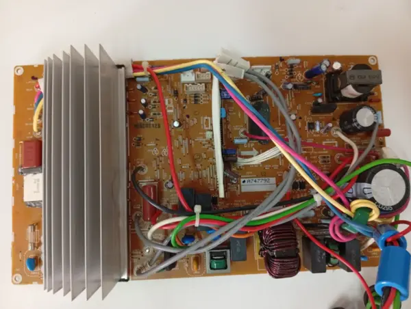 Placa Electrónica de Aire Acondicionado PANASONIC A747792
