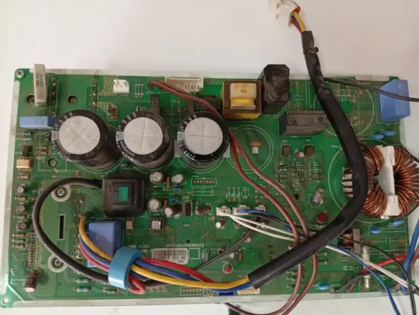 Placa Electrónica de Aire Acondicionado LG 6870A90148A(080215)
