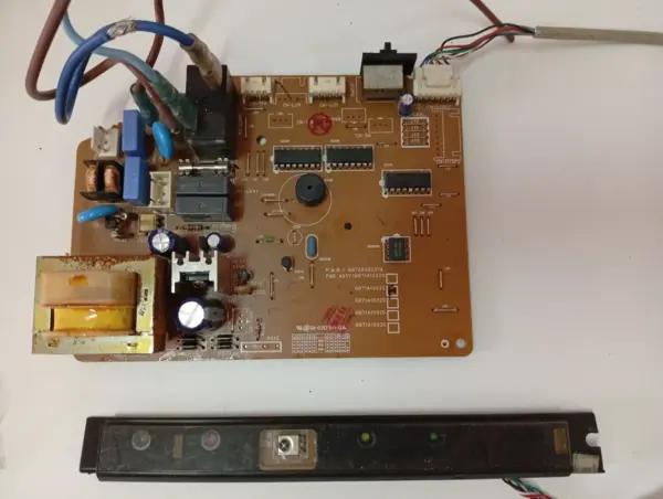 Placa Electrónica de Aire Acondicionado CIAT STELLA 18 HWD 3903805/6870A90037A/6871A10009