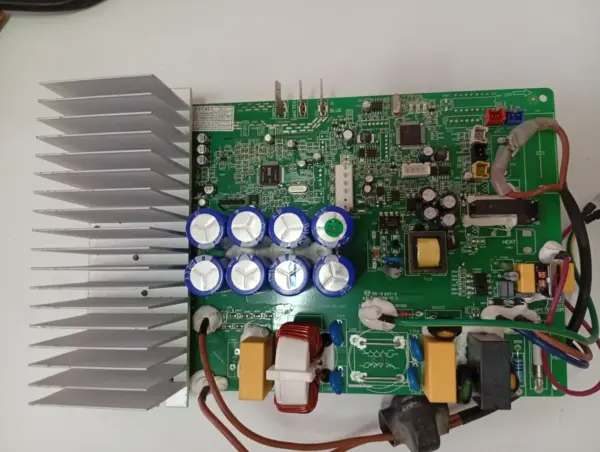 Placa Electrónica de Aire Acondicionado HISENSE PCB-HTSD0008-140602A-PC-V07