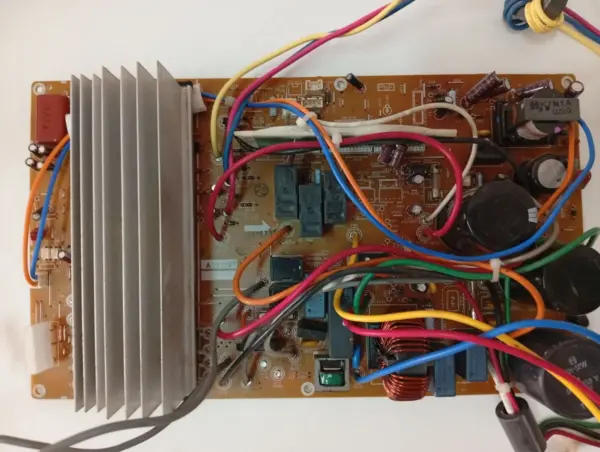 Placa Electrónica de Aire Acondicionado PANASONIC A713035/A745897