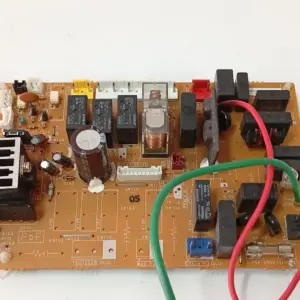 Placa Electrónica de Aire Acondicionado FUJITSU GENERAL K04CW-0405HSE-P0/WC061203R