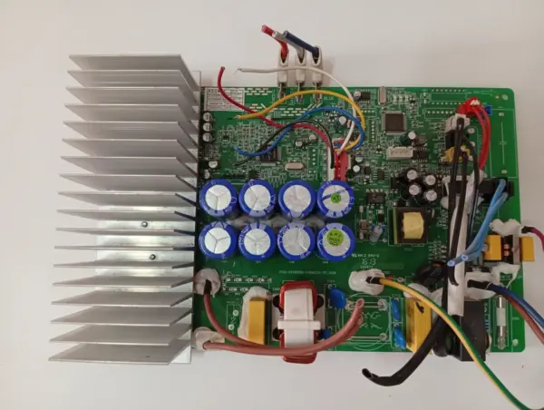 Placa Electrónica de Aire Acondicionado HISENSE PCB-HTSD008-140602A-PC-V08