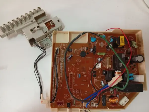 Placa Electrónica de Aire Acondicionado MITSUBISHI ELECTRIC DE00N299/83-1752